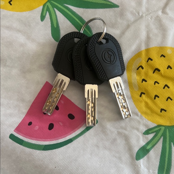 Silver Steering Wheel Lock - Picture 3 of 7